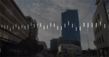 Gökdelen ön cepheleri parıldarken şehir caddesinde 3D görüntüleme çubuğu yüzüyor. Kentsel, modern, teknoloji, yüksek katlı, kurumsal, yenilikçi, fütürist