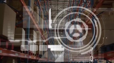 Depoda karton kutular ve yüzen HUD kaplamalı koridorları koruyan koruyucu kalınlar var. Sanayi, lojistik, envanter, teknoloji, otomasyon, modern, depolama