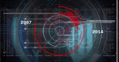 Merkezi HUD küresi kırmızı noktalı harita yansıtırken kod akışlarını ve radyal beyaz konnektörleri tarıyor. Futuristik, veri, analitik, arayüz, teknoloji, görselleştirme, dijital