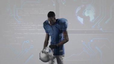 Futbolcu kaskı dijital şebeke arkaplanına yerleştiriyor, teknoloji küresi grafiğini gösteriyor. Sporcu, spor, fütüristik, yenilik, güç, kararlılık, fitness