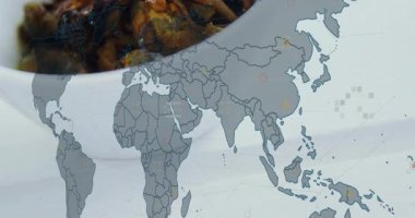 Beyaz seramik kasede sergilenen pişirilmiş midyeler dijital büyü ızgarası dünya haritası örtüsü içeriyor. Deniz ürünleri, gastronomi, modern tasarım, dijital arayüz, mutfak sanatları, küresel mutfak, görsel sunum