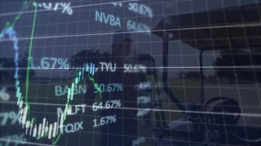 Finans tablosu çimenlik alanı kaplıyor, şamdanlar yeşil mavi trend yüzdelerini gösteriyor. Finans, analitik, teknoloji, yatırım, veri görselleştirme, piyasa analizi, açık hava