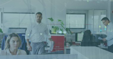 Laboratuvardaki beyaz erkek doktor karelerine karşı veri işleme ile dijital arayüz. İş ve iletişim teknolojisi kavramı dijital olarak oluşturulmuş görüntü.