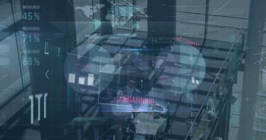 Kafkas işadamının mali veri işleme görüntüsü. Lojistik ve ulaşım sektörü kavramı.