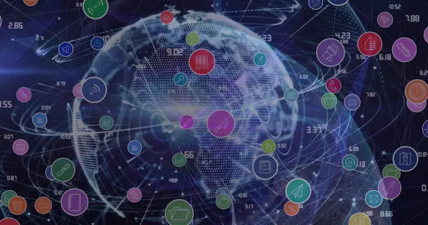 Dünya haritası üzerinde simgeler ve veri işleme ile bağlantı ağının resmi. Küresel iş bağlantıları ve dijital arayüz konseptini dijital olarak oluşturur.