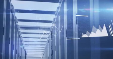 Veri merkezi koridoru 3 boyutlu görüntüleme, sunucu rafları ve dijital örtüler ile renklendiriliyor. Teknoloji, veri, altyapı, siber güvenlik, analitik, dijital, gelecekçilik