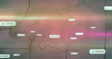 Kozmik şebeke arayüzünde parlayan kullanıcılarla ve simgelerle birlikte yüzen bir rozet bildirim rozeti. Fütürist, dijital, soyut, teknoloji, veri, ağ, kozmik