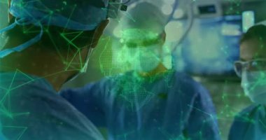 Tıbbi ekip ekipmanları cerrahi ışık altında ayarlıyor, holografik küresel ağ örtüsü sergiliyorlar. Sağlık, takım çalışması, yenilik, teknoloji, kesinlik, profesyonellik, kısır