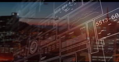 Gün batımında bulanık siluet üzerinde haritaları ve sayısal verileri gösteren düz dizayn dijital paneller. Fütüristik, teknoloji, veri görselleştirme, metropol, yenilik, analitik, dijital