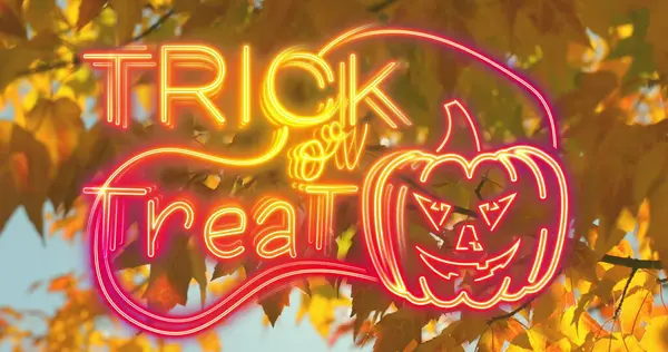 Yaprakların üzerinde şaka mı şeker mi resmi. Cadılar Bayramı ve dijital arayüz konsepti dijital olarak oluşturulmuş görüntü.