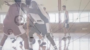 Erkek basketbol takımının takım arkadaşları sahada salya sümük salya salınıyor ve saydam veri örtüşüyor. Sporcular, takım çalışması, çeviklik, rekabet, spor giyim, spor salonu, aksiyon