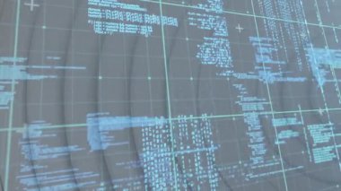 Karanlık ekranda yüzen UI kodu üst üste binen kod parçacıkları ve ızgara çizgileri gösteriyor. Gelecek, dijital, teknoloji, arayüz, veri, soyut, yenilik