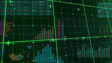 Neon yeşil 3D ızgara, üzerinde yüzen paneller ve çizelgeler bulunan koyu renk torpido gözünde parlıyor. Teknoloji, veri analizi, görselleştirme, fütüristik, dijital, yenilik, gösterge paneli