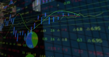 Ticaret ofisinde şamdanlar ve trend çizgileriyle dijital piyasa haritası canlandırılıyor. Finans, analitik, teknoloji, görselleştirme, yatırım, veri, gösterge paneli