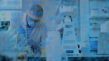 Fen laboratuvarı araştırmacısı test tüpünü bankta tutuyor, ikili kod ve DNA örtüsünü öngörüyor. Araştırma, yenilik, bilimsel, biyoteknoloji, teknoloji, kesinlik, keşif