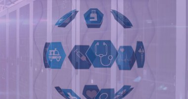 Veri merkezi raflarında süzülen tıbbi simge küresi holografik ızgara kaplamalı. Gelecek, teknoloji, sağlık, yenilik, dijital, siber, veri