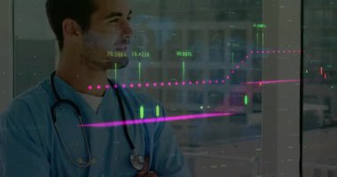 Doktor steteskop tutarken aynı zamanda sağlık finans verilerini sunan finansal tabloları analiz ediyor. Tıp, analitik, profesyonellik, modern, içişleri, yenilik, girişim