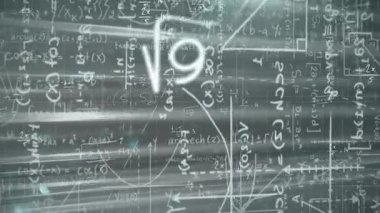 Matematik tahtası düz dizaynlı, cebirsel, trigonometrik ve logaritmik formülleri gösteriyor. Bilim, eğitim, analitik, dijital, soyut, veri, akademik