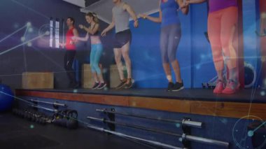 Stüdyoda ip atlayan beş fitness katılımcısı, soyut dijital ağ örtüşmesi içeriyor. Kardiyo, grup çalışması, dinamik, güç, sağlık, atletizm, eğitim