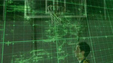 İki erkek basketbolcu spor sahnesinde, saydam yeşil şebeke ile pas atıyor. Sporcular, spor teknolojisi, dijital kaplama, veri görselleştirme, rekabet, takım çalışması, modern tasarım