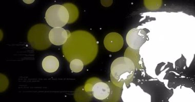 Stilize olmuş beyaz küre, parlayan sarı bokeh ve kod parçalarıyla üç boyutlu karanlık boşlukta yüzüyor. Küresel, dijital, fütüristik, yüksek teknoloji, ağ, soyut, bağlantı