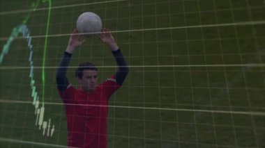 Futbolcu, animasyon şamdan çizelgesine bakıp finans eğilimini gösteriyor. Sporcu, spor, dinamik, dijital, analitik, performans, açık hava