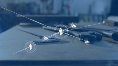 Sıranın görünmesi, beyaz evrak çantası simgeleri ve kaynak paylaşımı için ağ oluşturan sonsuz balık düğümleri. İşbirliği, bağlantı, takım çalışması, atölye, yenilik, dijital, sinerji