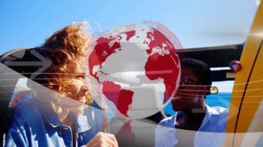 Dönen kırmızı küre, çift olduğunu gösteriyor. İçkilerini yudumluyor ve seyahat reklamı için okyanus yolculuğunda sohbet ediyorlar. Macera, arkadaşlık, eğlence, seyahat, canlı, açık hava, keşif