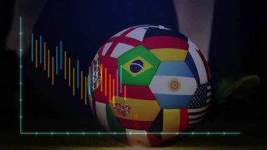 Ses çubukları ses tepe noktalarına çarpıyor bayrak desenli topun kenardan yuvarlanması için ayak sallıyor. Dinamik, hareketli, teknoloji, performans, stadyum, atletizm, canlı