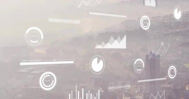 Puslu şehir silueti üzerinde beliren gösterge paneli, gerçek zamanlı verileri görüntülemek için ölçekler ve çizelgeler. Gelecekçi, teknoloji, veri, analitik, yenilik, görselleştirme, kentleşme