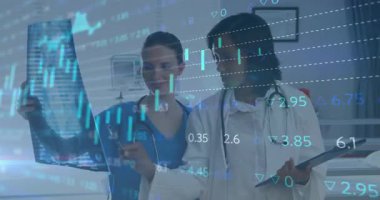 Röntgen filmi çeken hemşireler filmi analiz etmeye başlıyorlar, mali tabloları kararları örtüyor. Tıp uzmanları, sağlık hizmetleri, analiz, işbirliği, teşhis, dijital veriler, klinik ortam