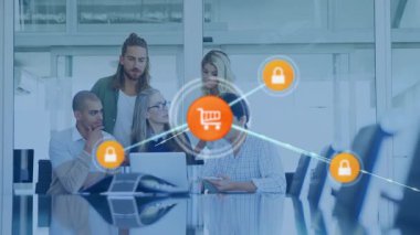 Akıllı telefon kullanılarak yapılan takım toplantısı hedef simgenin güvenli bir e-ticaret ağına evrimleşmesine neden oldu. İşbirliği, teknoloji, yenilik, dijital, iletişim, modernite, bağlantı