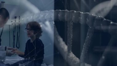 Ağ çizgileri ve DNA sarmalları zayıflıyor. Doktor, teşhis için parmağını ovuşturan çocuğun yanında diz çöküyor. Tıbbi, sağlık, tanı, teknoloji, bilim, yenilik, eğitim