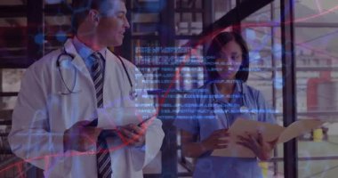 Doktor ve hemşire hasta dosyalarını açıyor, hasta bakımı için animasyon kodlarını ve ağ hatlarını örtüyor. İşbirliği, profesyonellik, dijital, sağlık, takım çalışması, modern, analitik