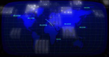 Harita projeksiyonu karanlık ızgarada başlıyor. Veri panellerinin yay üzerinden akışını ve akışı görselleştirmesini gösteriyor. Futuristik, dijital, bağlantı, veri, teknoloji, ağ, soyut