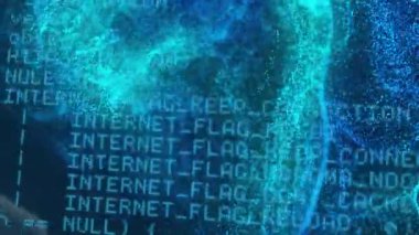 Karanlık arkaplan açılışı, dalgalanan bulutlar, kaybolan kod parçaları, HTTP rutinlerini görselleştirmek. Dijital, soyut, geleceksel, teknoloji, veri, siber uzay, bağlantı