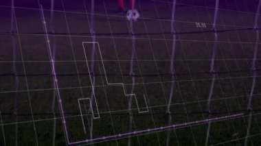 Futbolcu topa vuruyor ve penaltı vuruşunu spor analitiği grafiği orta vuruşla yapıyor. Spor, rekabet, strateji, performans, maç, hareket, stadyum