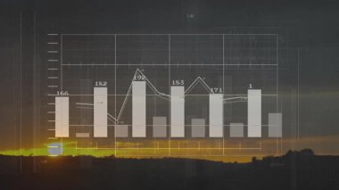 Gün batımında kaybolan şeffaf veri örtüsü, ortaya çıkan kılavuz çizgileri, güncellenen çubuklar, görselleştirme eğilimleri. Soyut, analitik, günbatımı, görselleştirme, ilerleme, servet, finans