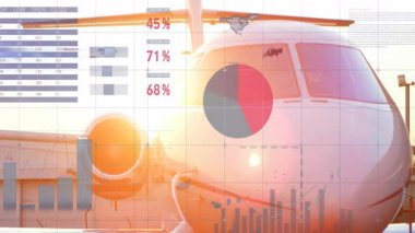 Güneş arka ışıklandırma jeti sürgülü çizelgelere neden oluyor. Pasta döndüren grafikler, ölçümleri gösteren kameralar. Lüks, havacılık, teknoloji, analitik, kurumsal, kurumsal görüntüleme, bilgi