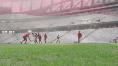 Top taşıyıcı hücum ederken, top taşıyıcı savunmadan kaçıyor, spor analitiği için animasyon çizgisi ile dalmaya çalışıyor. Sporcular, rekabet, hareket, dayanıklılık, dinamik, açık hava, takım çalışması