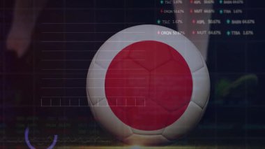 Veri tabloları topun etrafında kayboluyor, metrenin zirvesinden sonra ayak sesleri, krampon sol topa tekme atıyor. Analizler, spor, endüstri, strateji, performans, dijital, rekabet