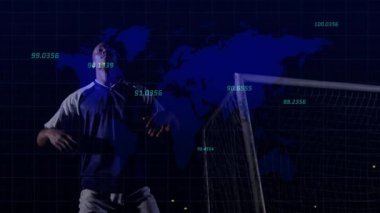 Futbolcu atlet, hava düellosu için atlayan rakip olarak spor ölçümlerini etkinleştiriyor. Sporcu, performans, dijital, spor, rekabet, fütüristik, dayanıklılık