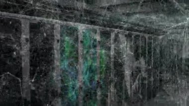 Dolaplar arasında somutlaşan ince beyaz çizgiler, veri akışını gösteren yeşil mavi titreşimler. Teknoloji, veri, bağlantı, ağ, dijital, sunucu, altyapı