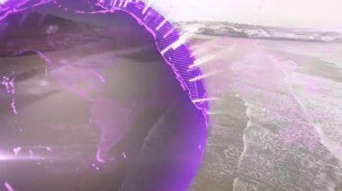 Gelişmekte olan mor küre veriyi görselleştirmek için bağlantıları döndürüyor ve takip ediyor sonra da kıyı şeridinde çözülüyor. Holografik, dijital, fütüristik, ağ, bağlantı, teknoloji, manzara