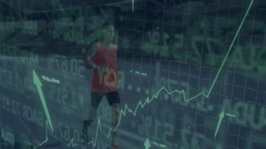 Kentsel yol boyunca koşan adam finans şebekesini aktif hale getiriyor yukarı doğru tırmanan görselleştiren büyüme. Fitness, progress, motivasyon, digital, innovation, motion, health