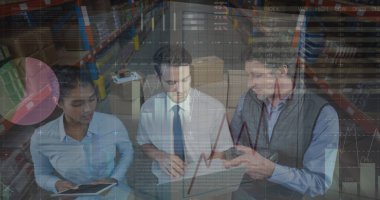 Depodaki çeşitli işçilerin veri işleme görüntüsü. küresel iş ve dijital arayüz kavramı dijital olarak oluşturulmuş görüntü.