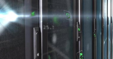 Mavi işaret fişeğinin altındaki askı kapısı açılıyor, yeşil simgeler kayboluyor, izleme ağı örülüyor. Teknoloji, siber güvenlik, yenilik, dijital, veri, bulut, otomasyon