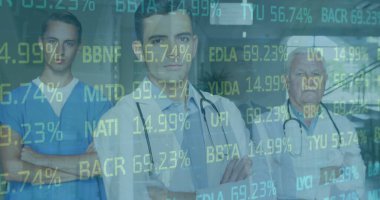 Kollarını kavuşturmuş çeşitli doktorların veri işleme görüntüsü. Küresel tıp ve dijital arayüz kavramı dijital olarak oluşturulmuş görüntü.