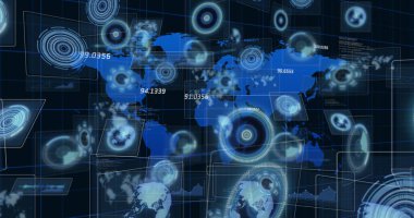 Dünya haritası görüntüsü ve koyu arkaplan üzerinde hareket eden ekranlar. Küresel iş, finans, veri işleme ve dijital arayüz kavramı dijital olarak oluşturuldu.