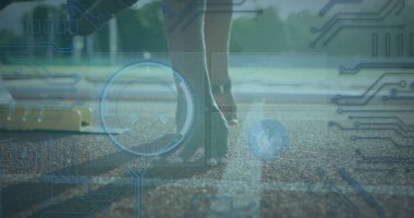 Engelli Afro-Amerikan erkek koşucunun veri işleme görüntüsü. Küresel spor ve dijital arayüz kavramı dijital olarak oluşturulmuş görüntü.